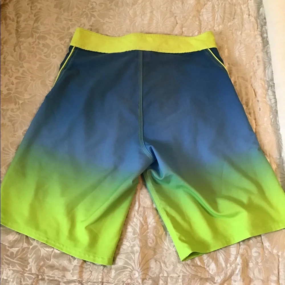 Us Apparel ocean stretch 32 board shorts blue green bright nice on board…